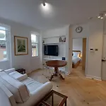 Luminous Marylebone Apartment